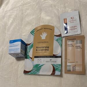 Sephora Nourishing & Soothing Hand Masks and Travel bundle